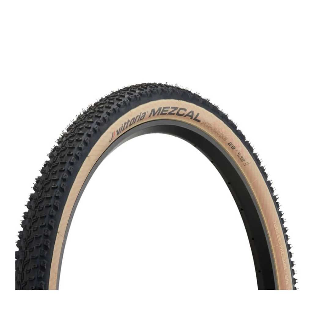 Pneu Vittoria Mezcal FAIXA BEGE GRAPHENE 2.0 Tlr 29 X 2,35 - Preto / Faixa Bege XC-RACE TUBELLES