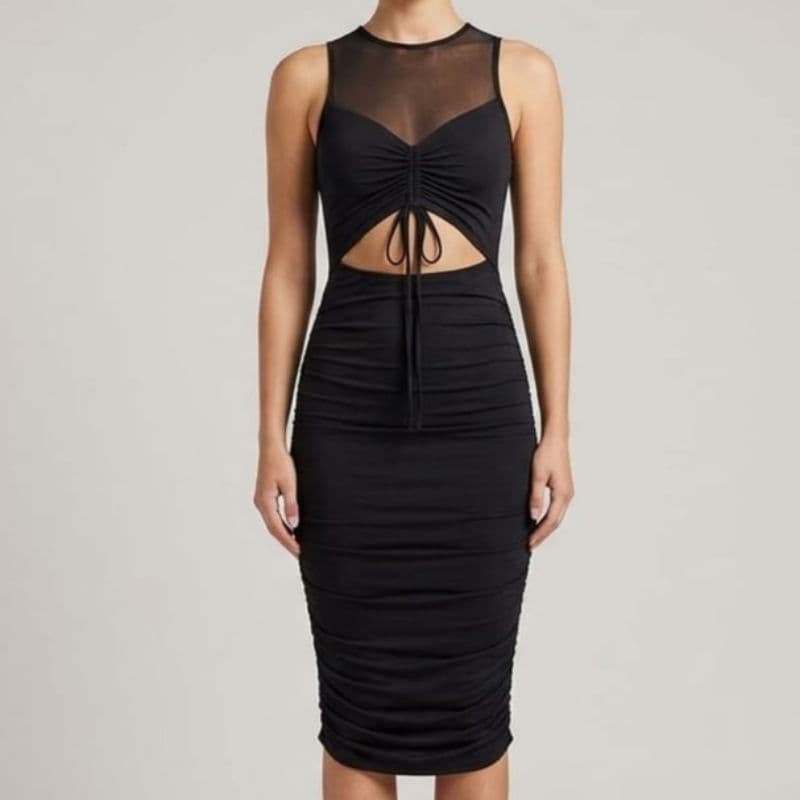 Vestido Midi Elegante Recorte no Busto Preto P | Amaro