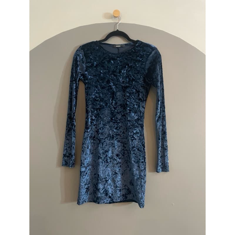 Vestido de veludo azul marinho - Amaro - P - (Brechó)