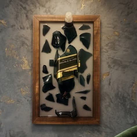 Quadro decorativo de garrafa whisky Double Back ou Red label / quadro resinado de whisky
