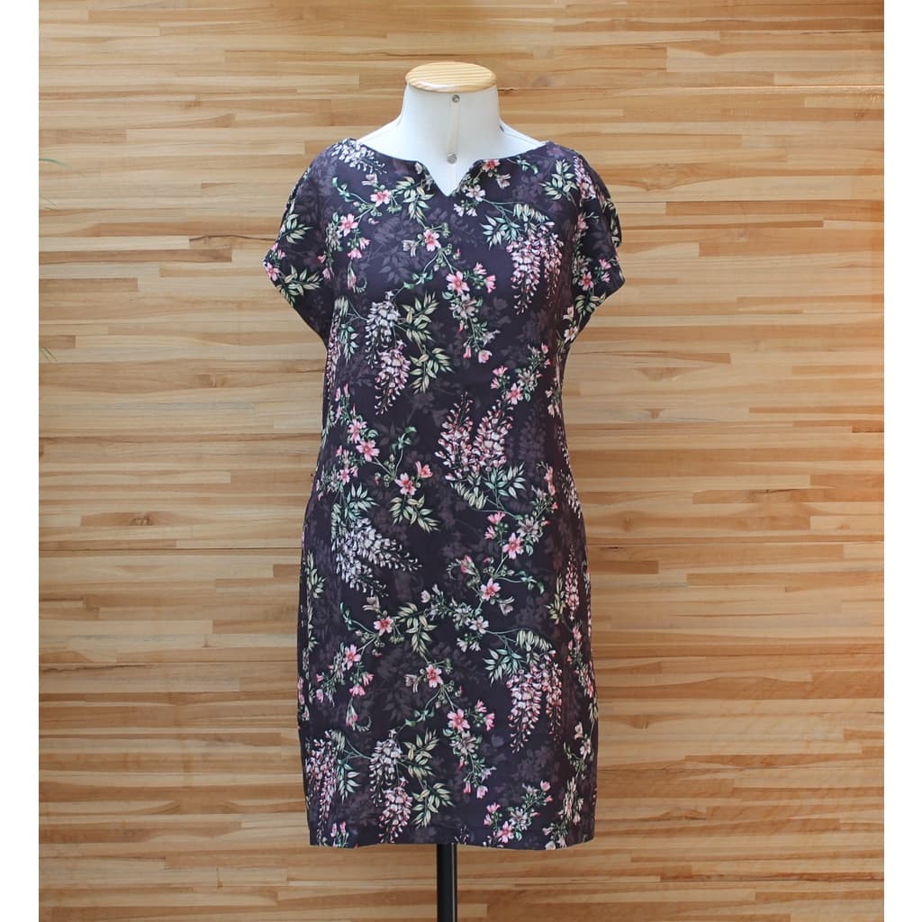 (USADO) Amaro Vestido Médio Manga Curta Estampa Flores Floral Tam 38